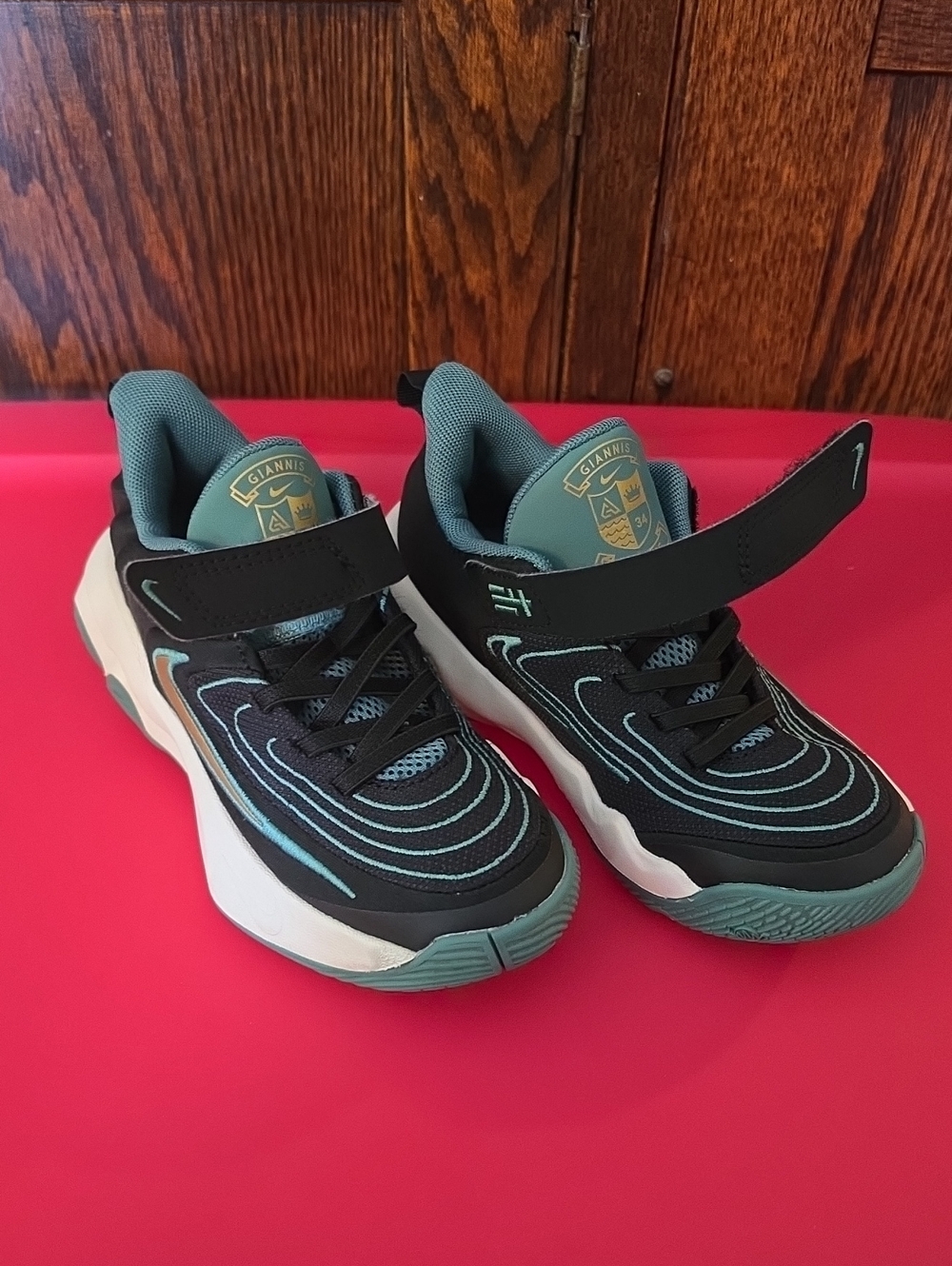 Kids Black and Green Giannis Nike Basketball Shoes Size 13c NICE!